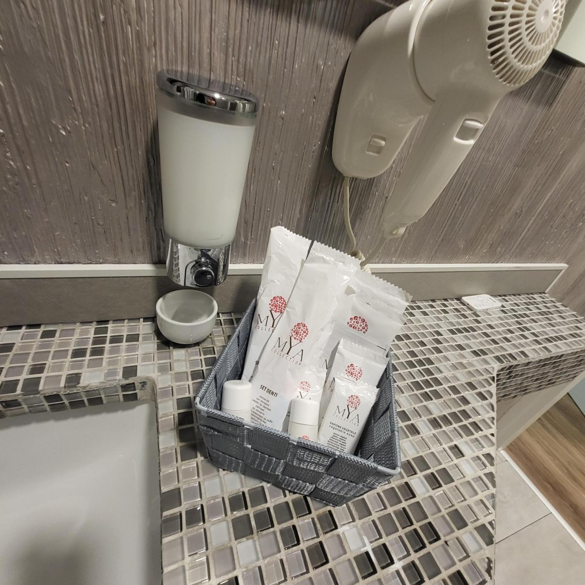 Illuvia 2 Affitta Camere コルナレード エクステリア 写真